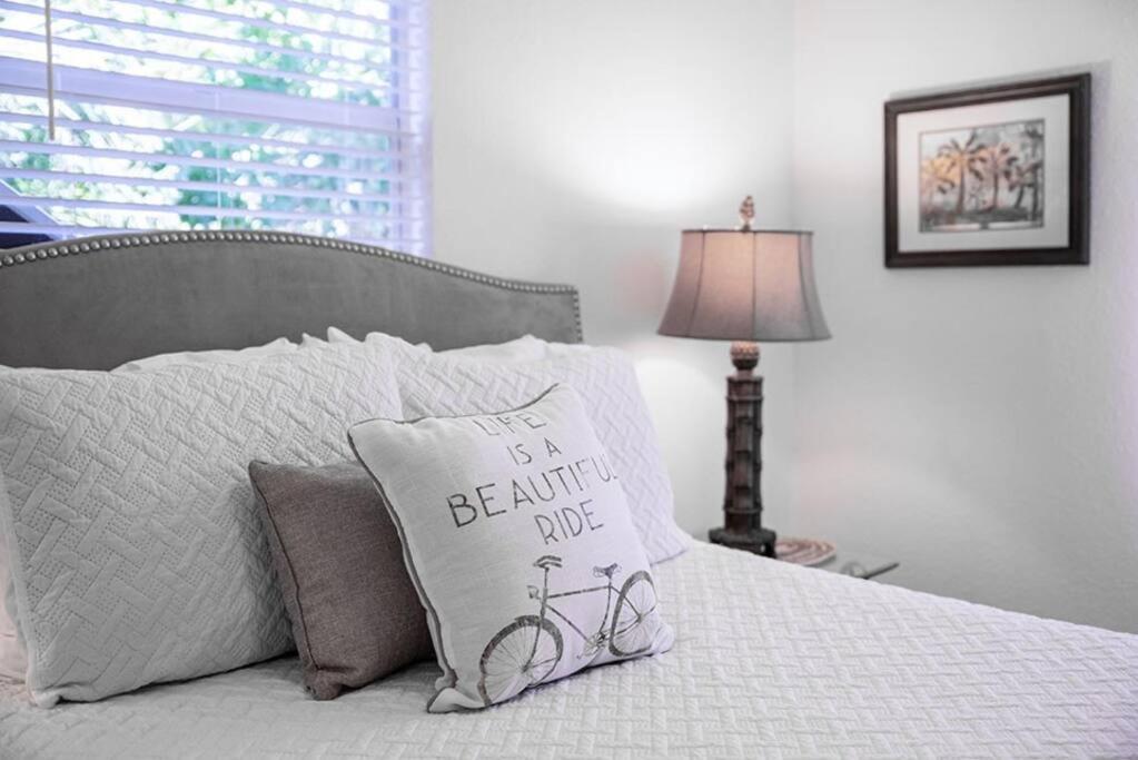Your Tranquil Escape Is Found Directly On The Beach At The Serenity Beach Condo. Siesta Key Exteriér fotografie