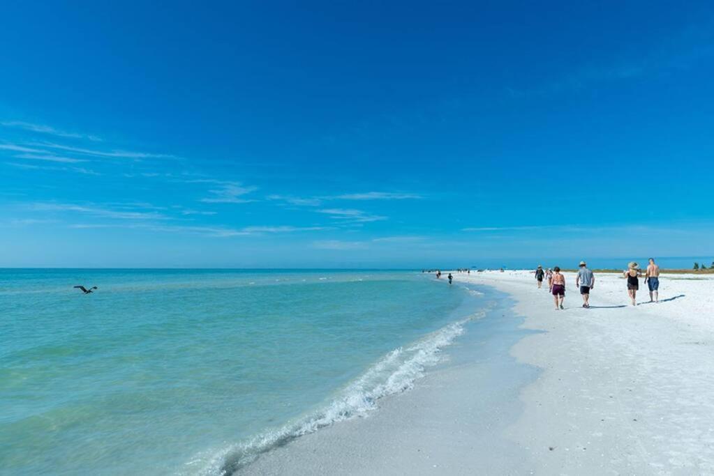 Your Tranquil Escape Is Found Directly On The Beach At The Serenity Beach Condo. Siesta Key Exteriér fotografie